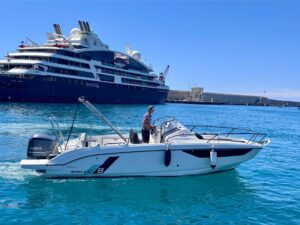 Location d'un bateau Flyer 8 à Nice avec Rent My Boat