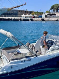 Location d'un bateau Cap Camarat à Nice avec Rent My Boat