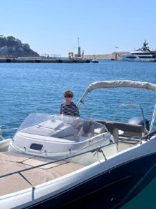 Location d'un bateau Cap Camarat à Nice avec Rent My Boat