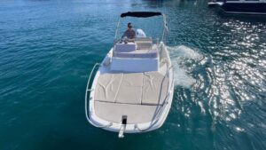Flyer 6 Sundeck de Rent My Boata Nice